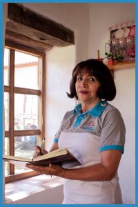 Gricelda (Asistenta Social) “Disfruto mucho mi labor y me hace muy feliz trabajar junto a personas que buscan el mismo objetivo social en la vida”